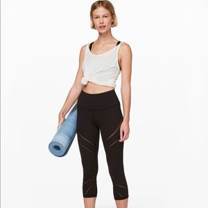 NWT Wunder under high rise crops mesh